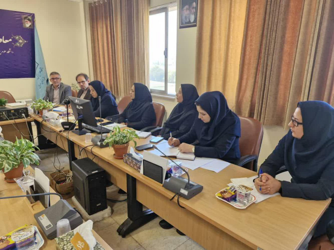 توسعه همکاری معاونت درمان با اداره ثبت احوال استان